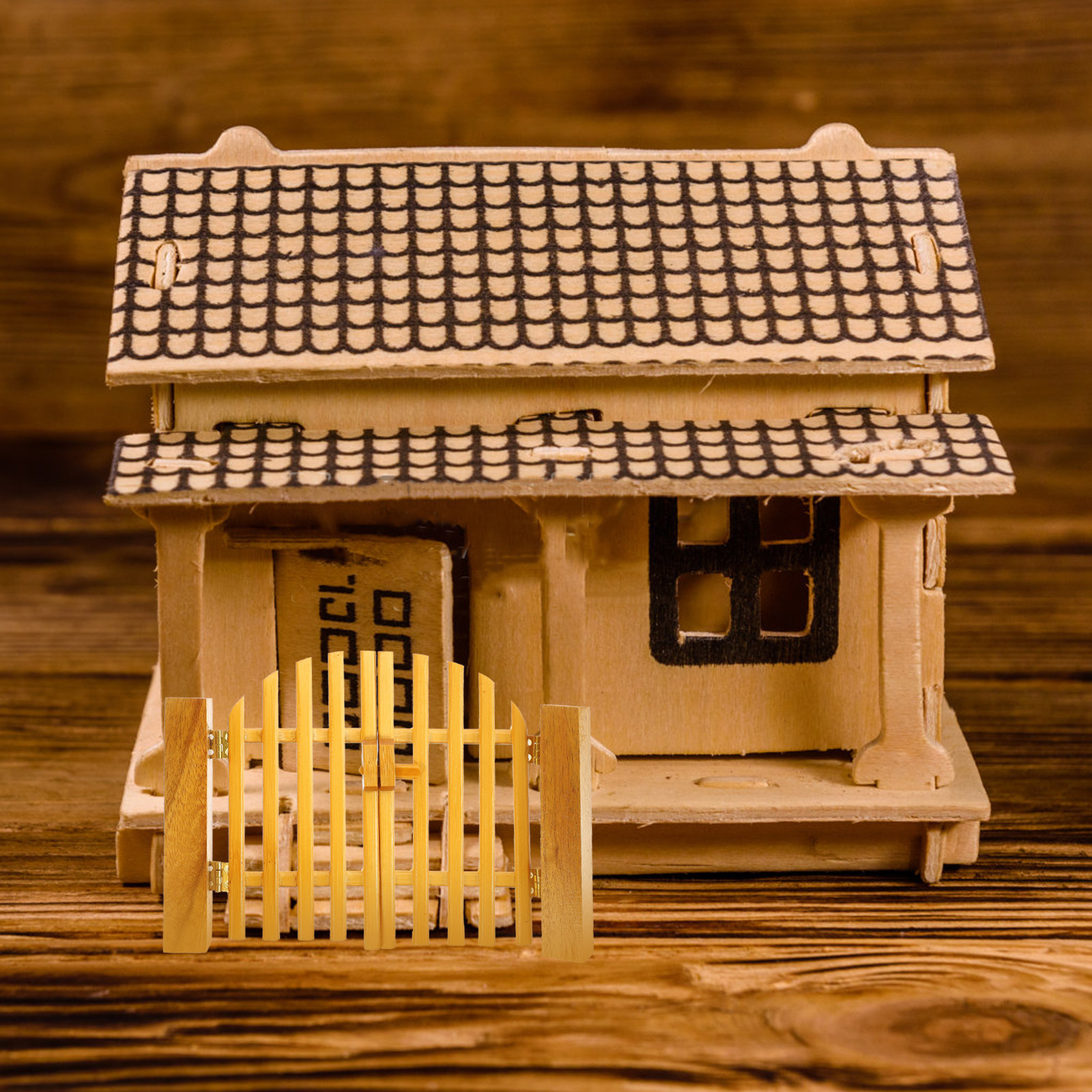 Mini House Wood Door Exquisite - Outdoor Furniture Europe recension och pris